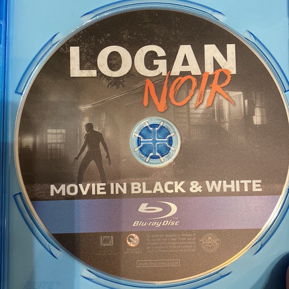 Blue Ray/ DVD- Logan- R -used - Picture 4 of 5